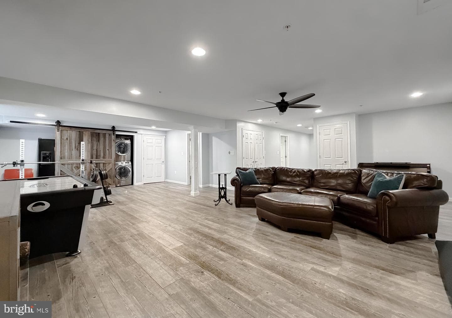 22884 Thornbury Drive photo 39