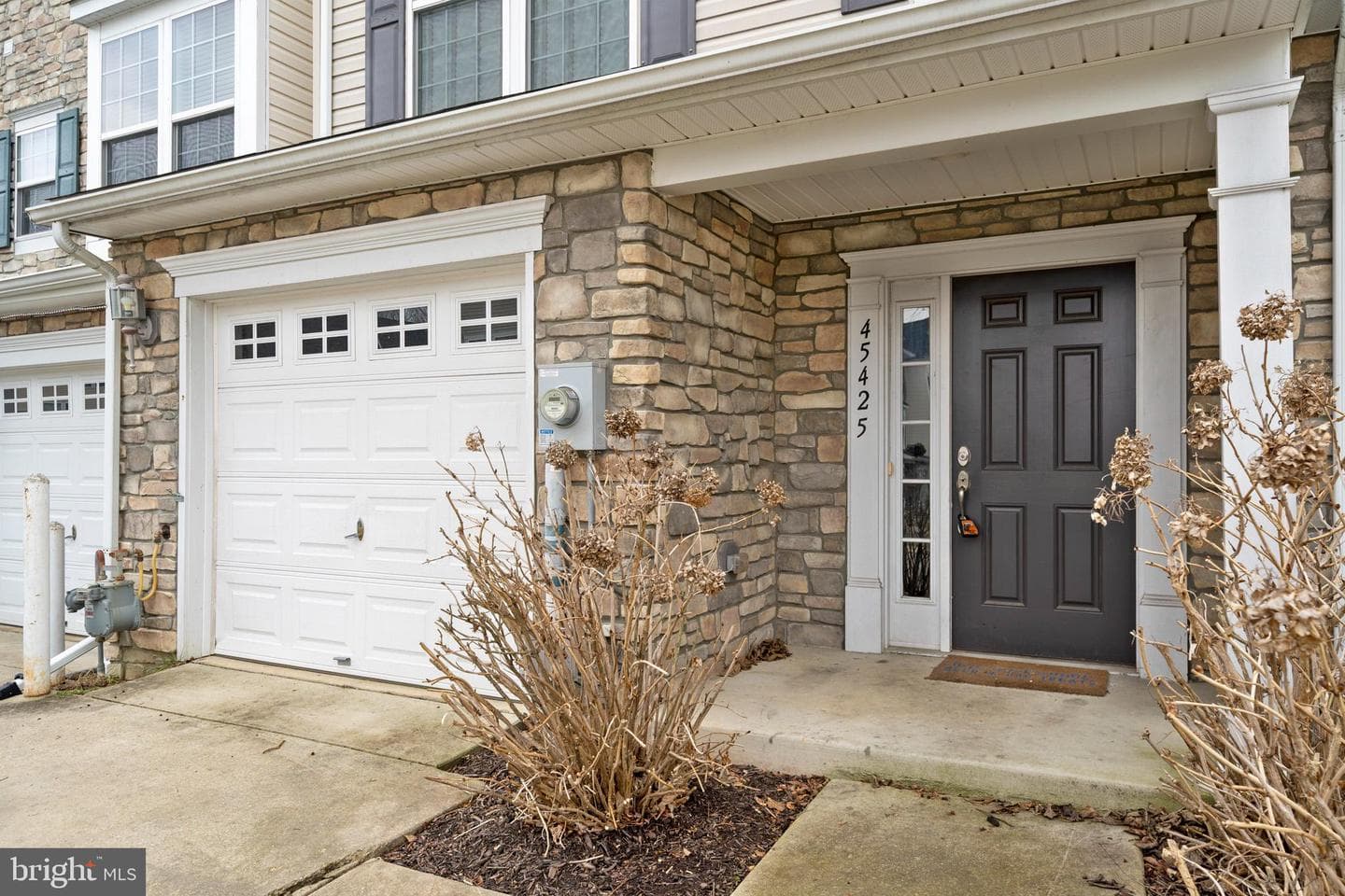 45425 Monterey Lane photo 2