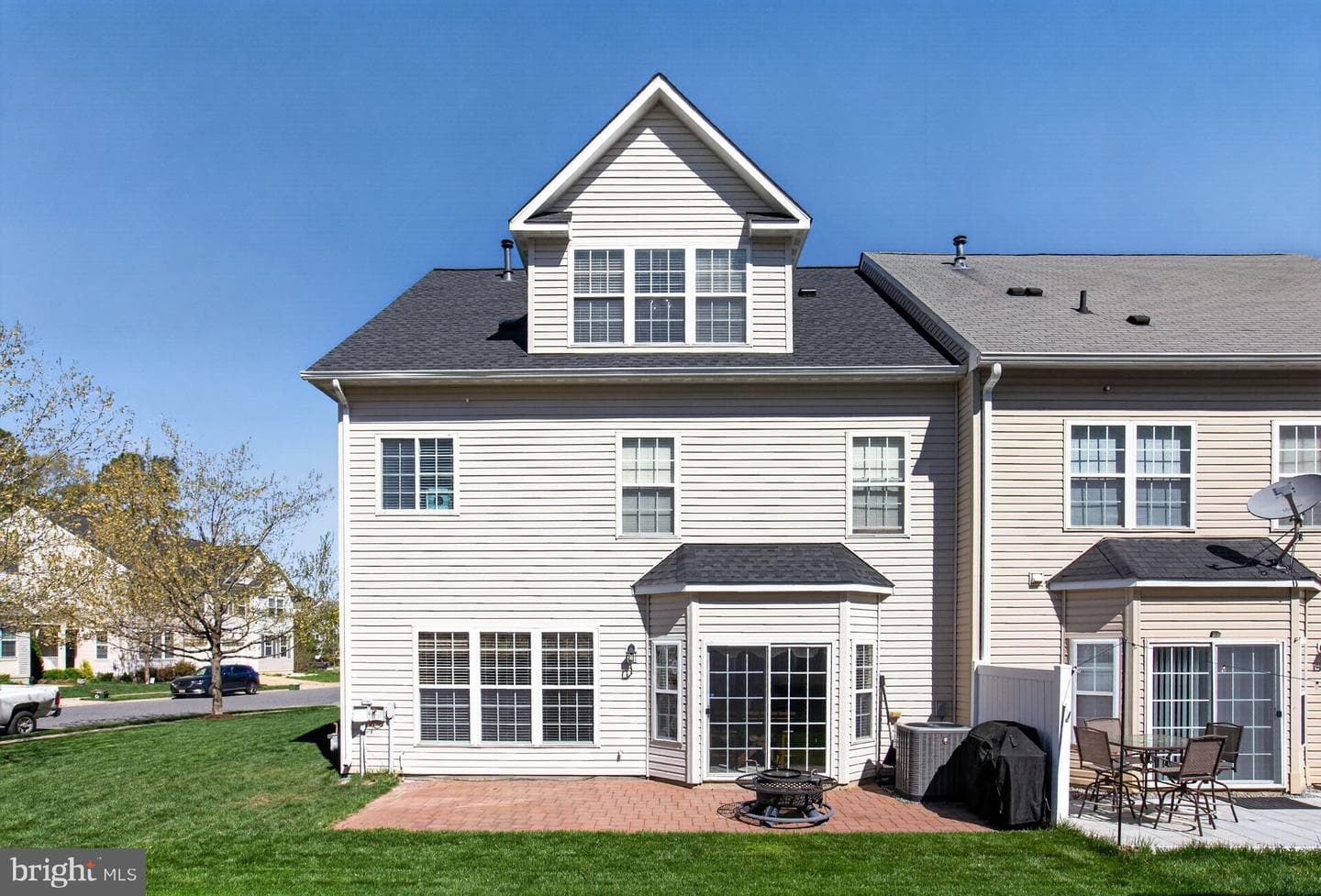 23116 Lilac Street photo 23