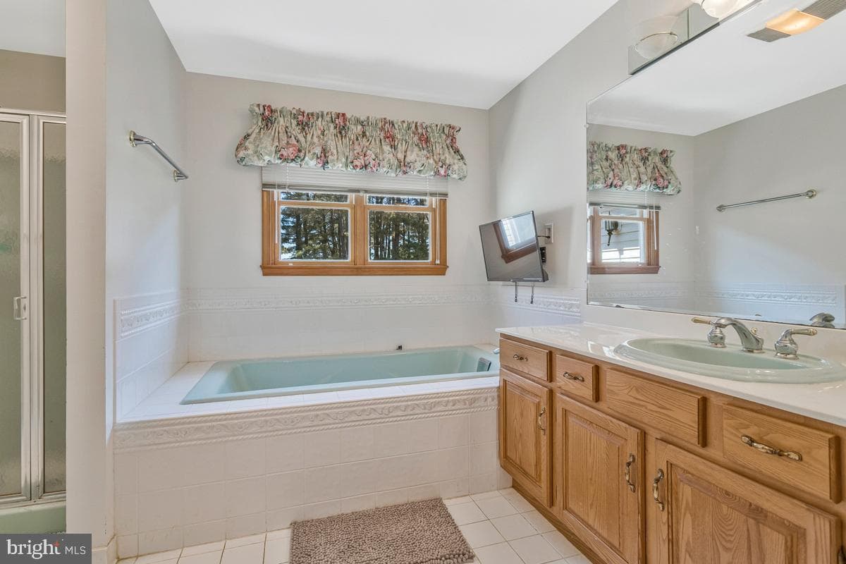 49993 Airedele Road photo 16