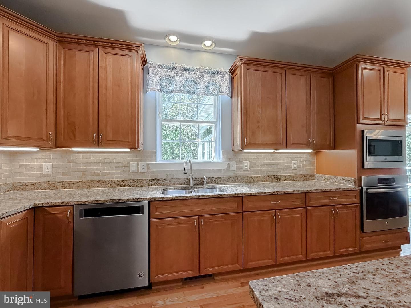 22985 Sheffield Court photo 16
