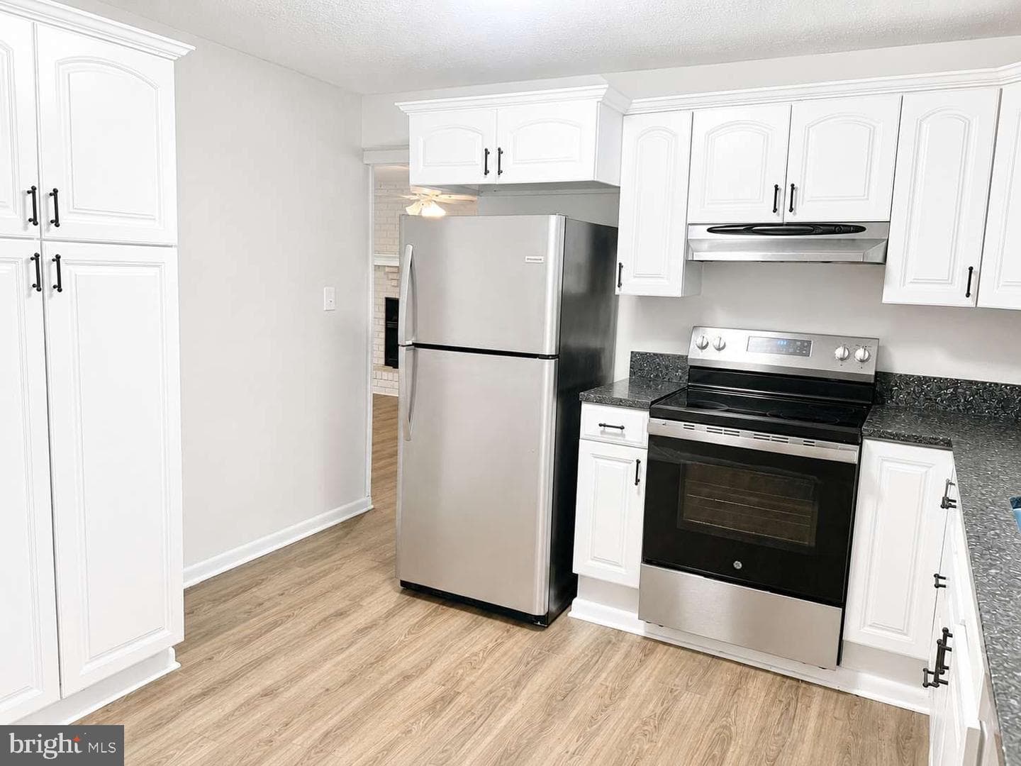 37681 Asher Road photo 3