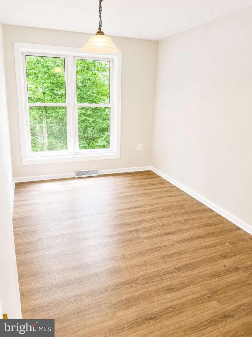 37681 Asher Road photo 4