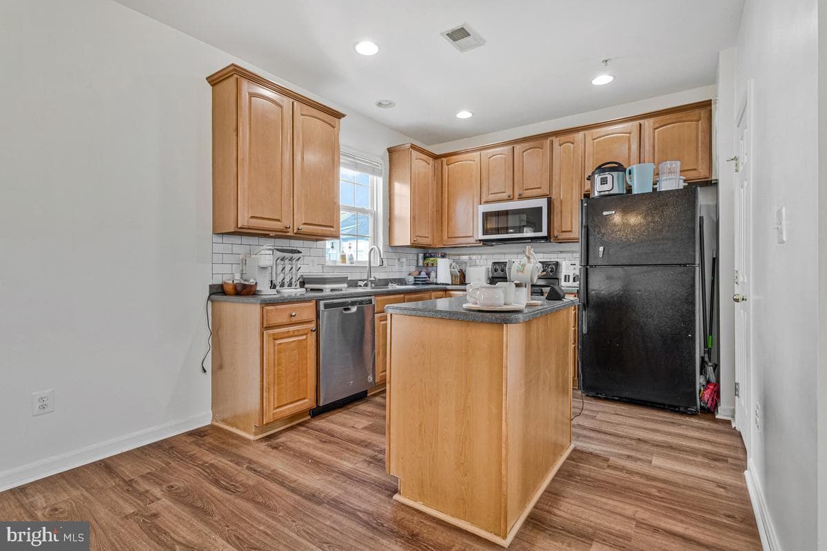 46068 W Westbury Boulevard photo 12
