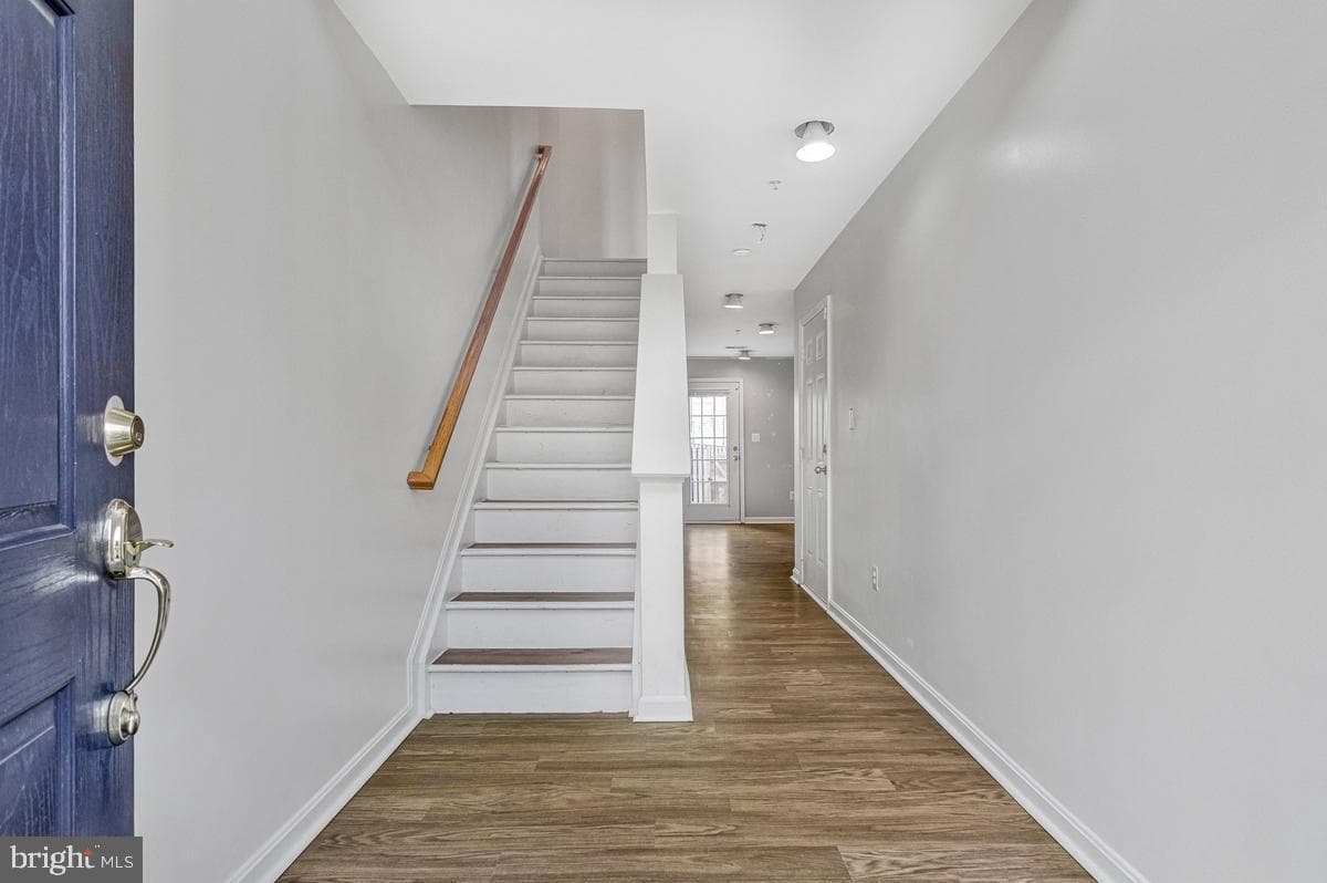 46068 W Westbury Boulevard photo 6