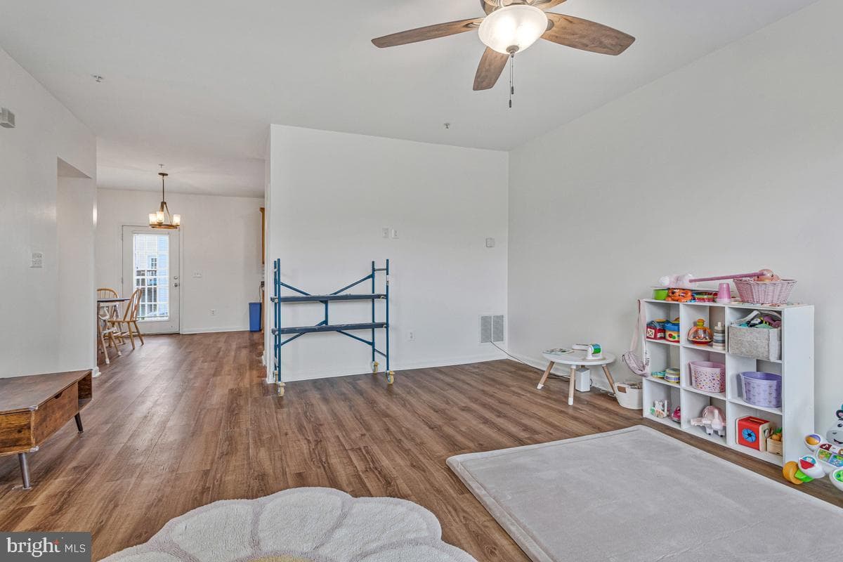 46068 W Westbury Boulevard photo 9
