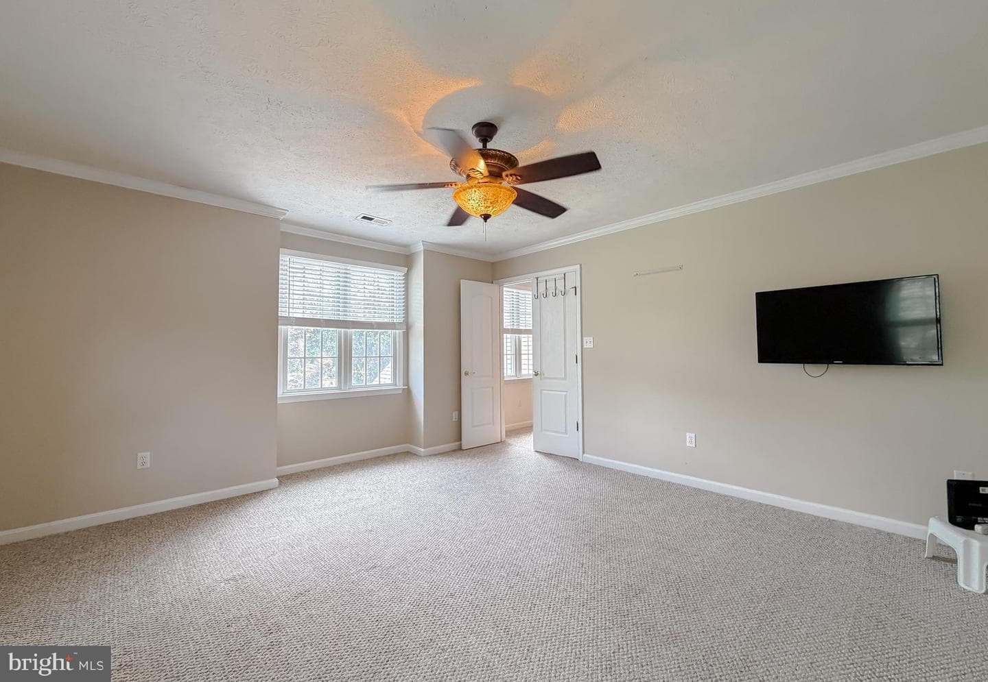 40777 Center 40 Circle photo 41