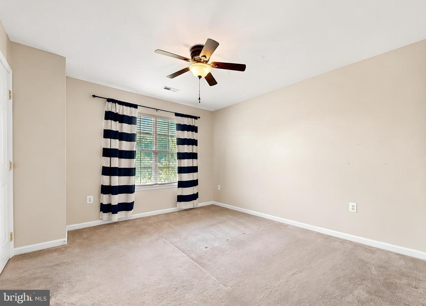 21395 Fairwood Court photo 35
