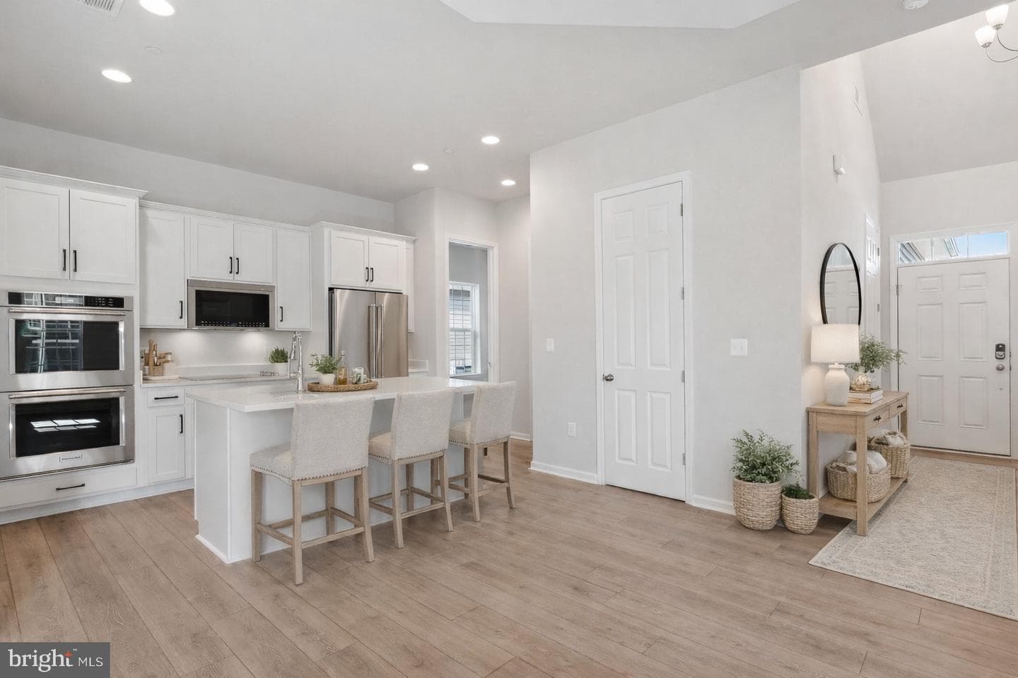 1009 Champlain Court photo 3