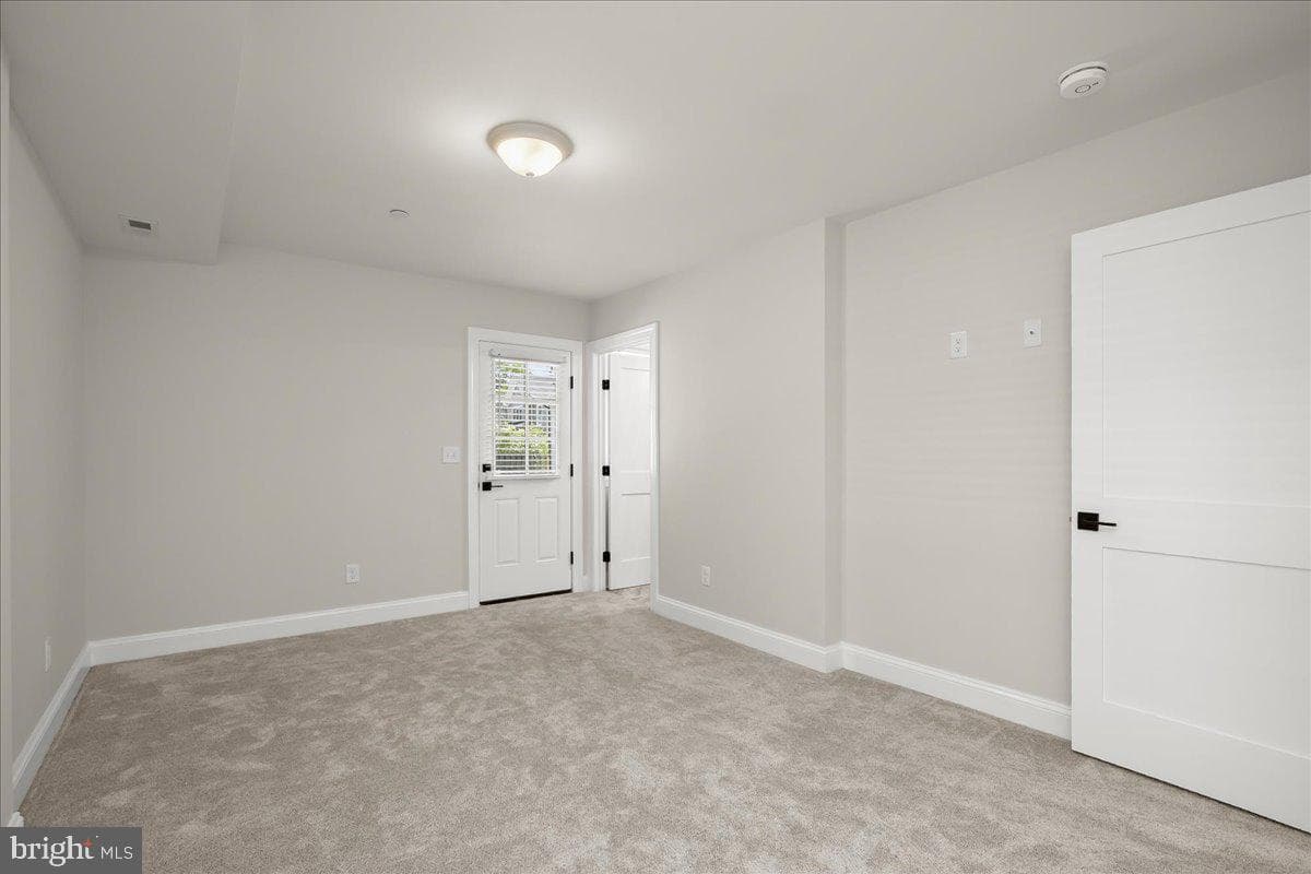 140 S Washington Street photo 59