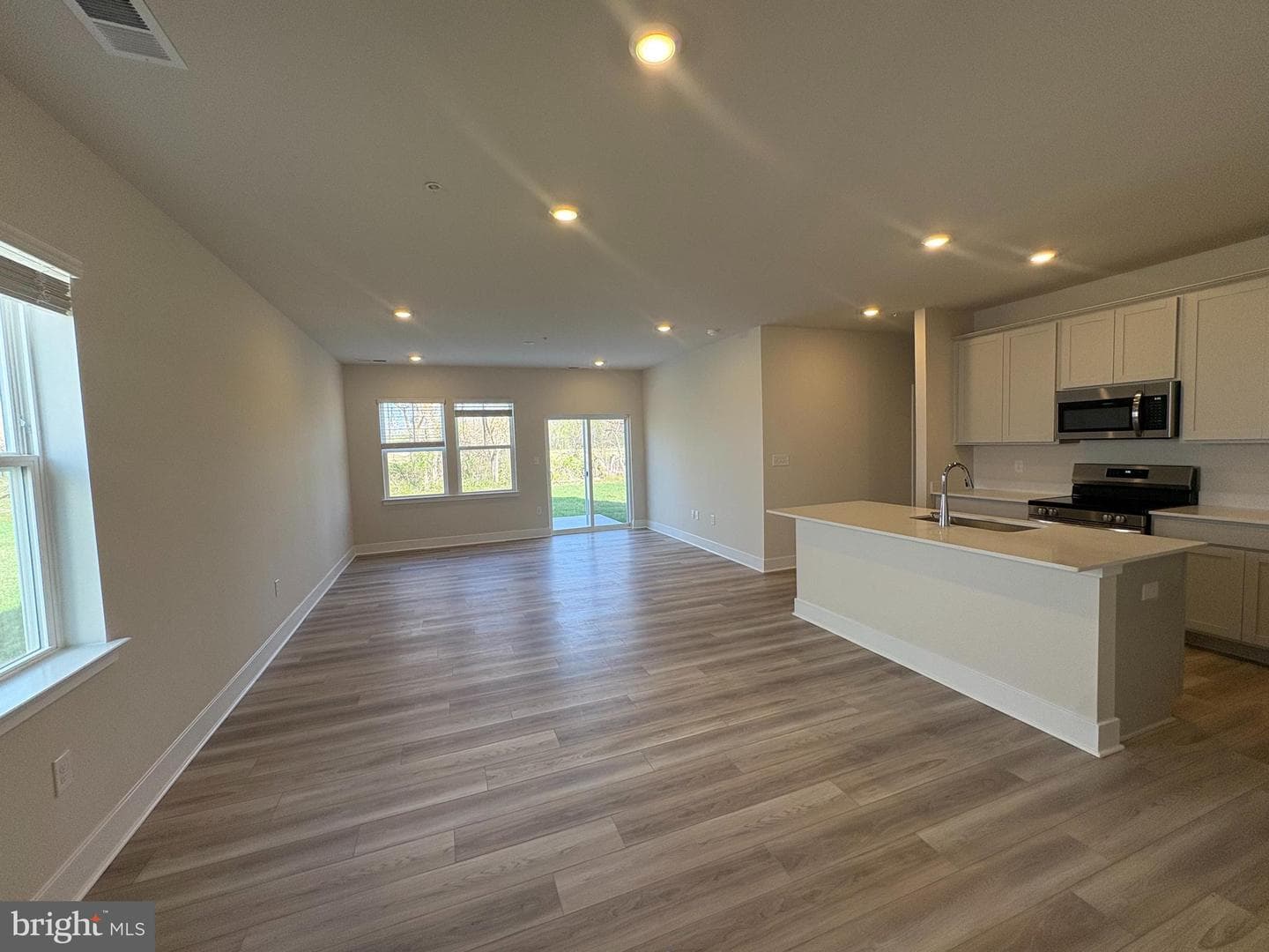 1233 Lake Meade Drive photo 3