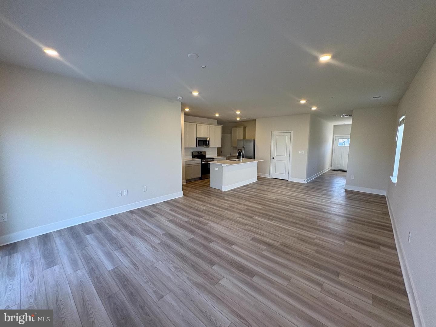 1233 Lake Meade Drive photo 4