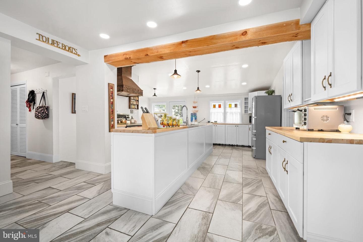 110 N Morris Street photo 21