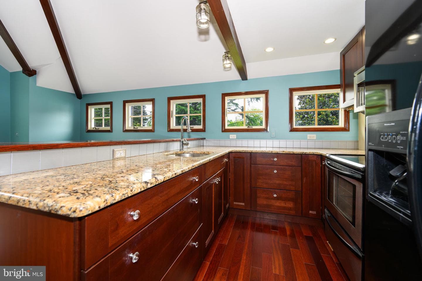 110 N Morris Street photo 52
