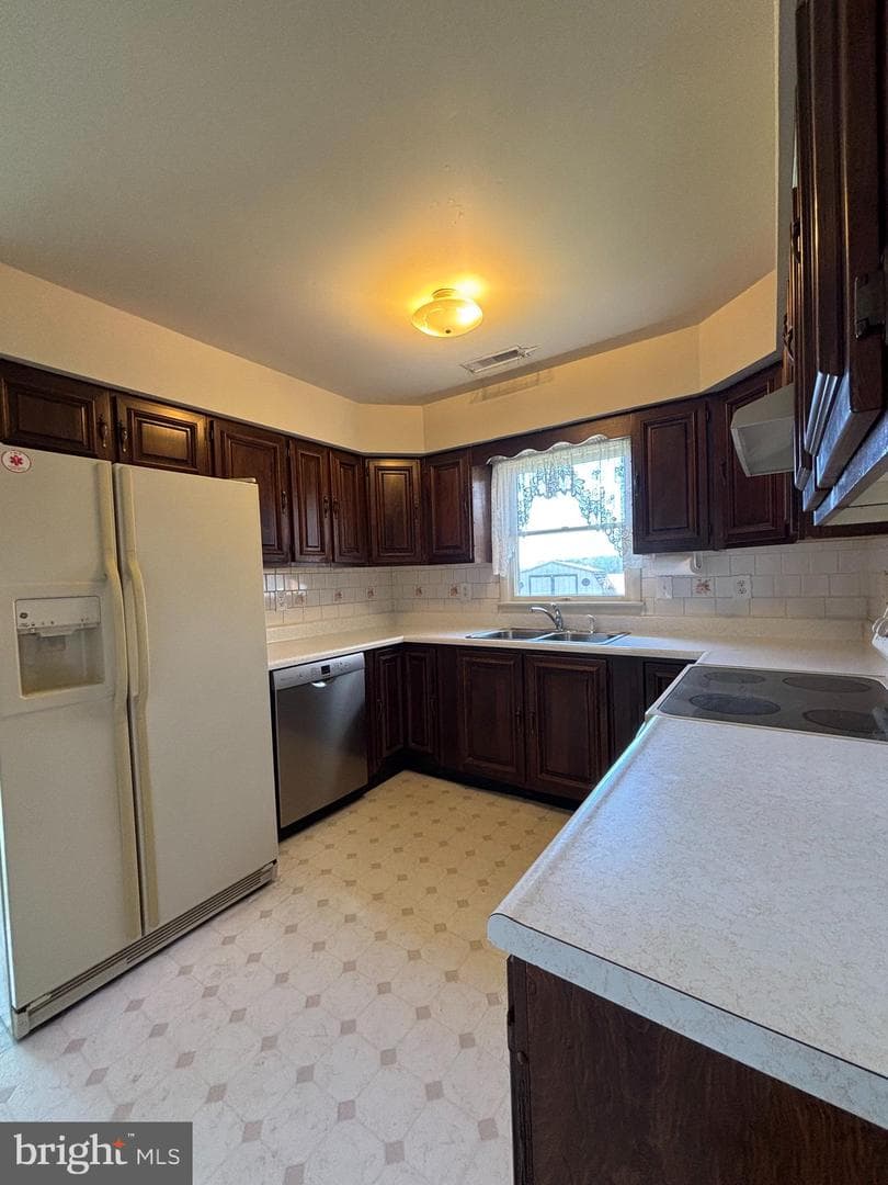 3900 Harrison Circle photo 6