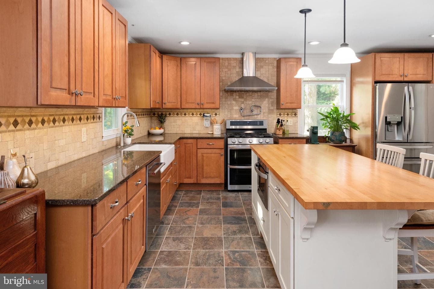 5116 Ocean Gateway photo 5