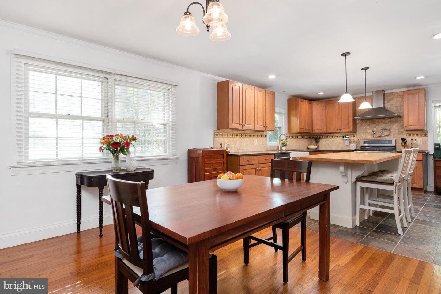 5116 Ocean Gateway photo 8