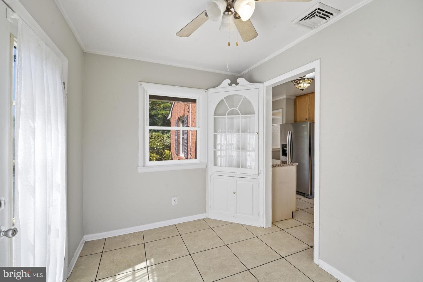 29328 Dutchmans Lane photo 17