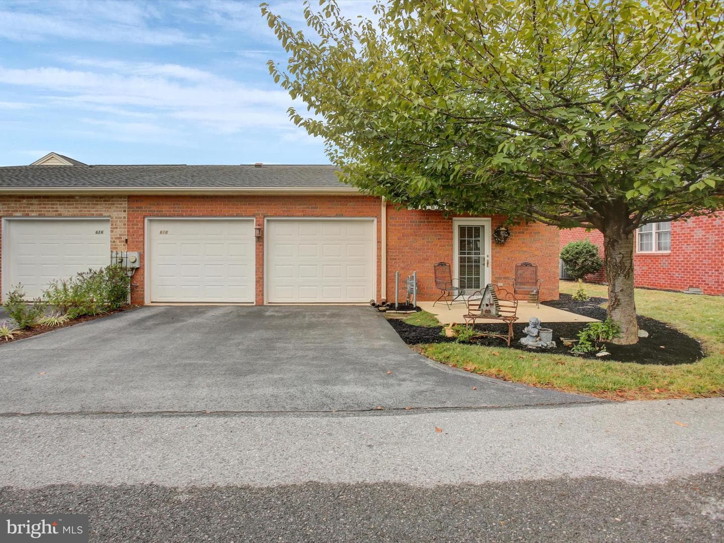 618 Trafalgar Drive photo 27