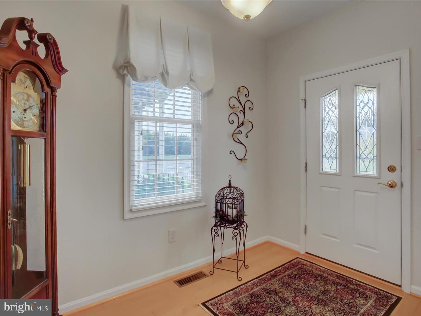 618 Trafalgar Drive photo 4