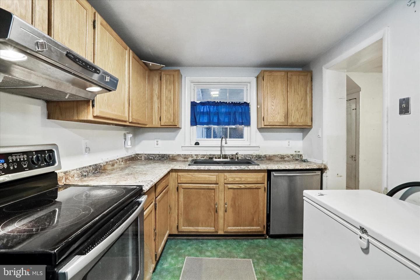 142 East Avenue photo 15