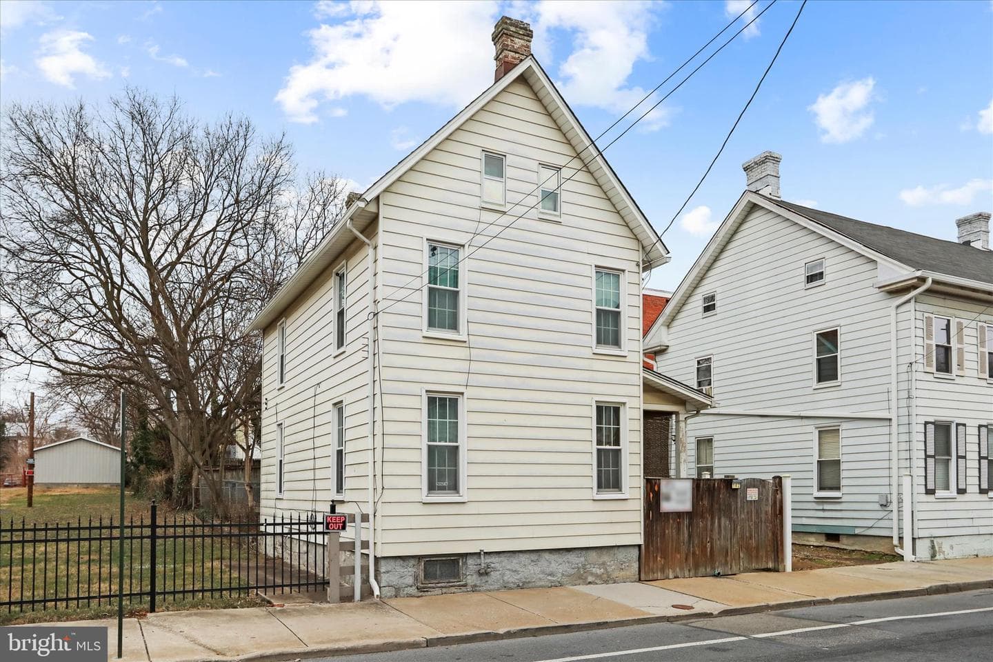 142 East Avenue photo 5