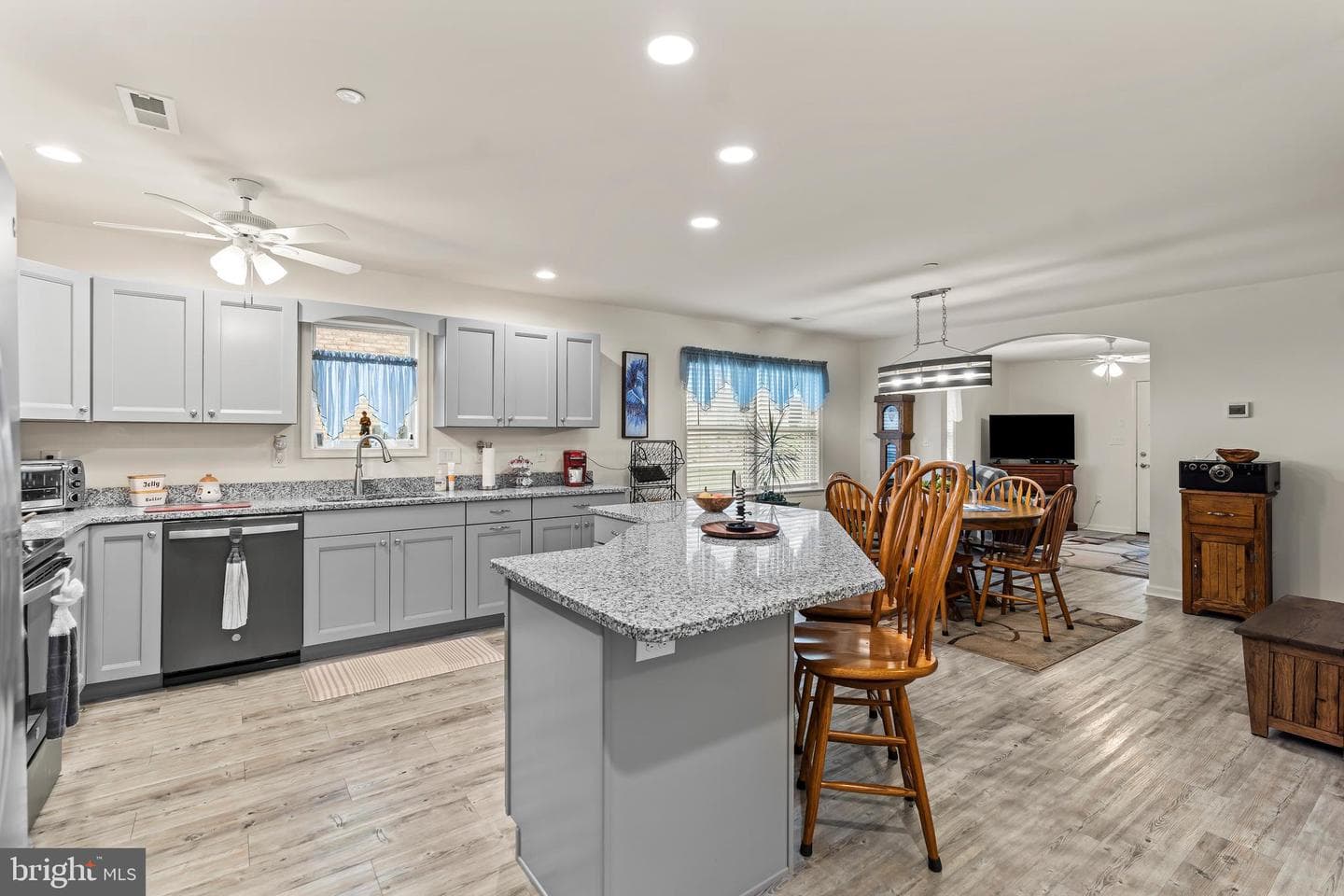 13366 Marquise Drive photo 8