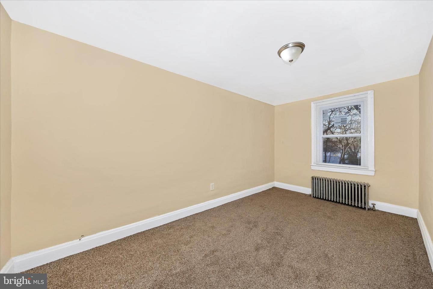 137 E Antietam Street photo 27