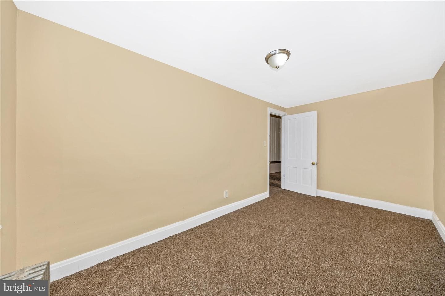 137 E Antietam Street photo 29