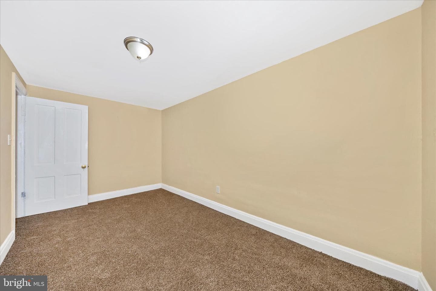 137 E Antietam Street photo 30