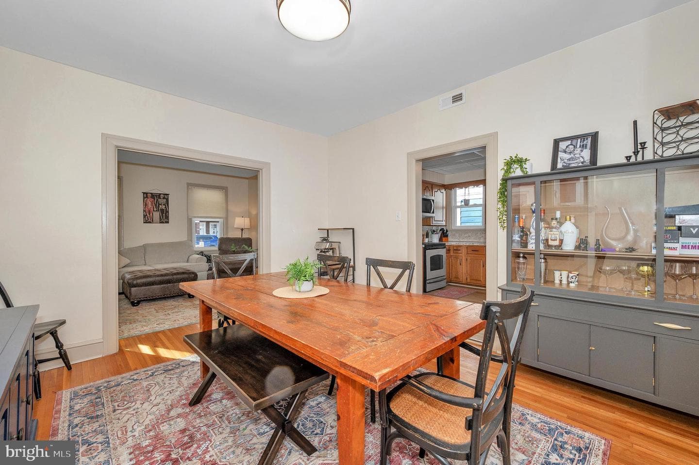 104 Cypress Street photo 5