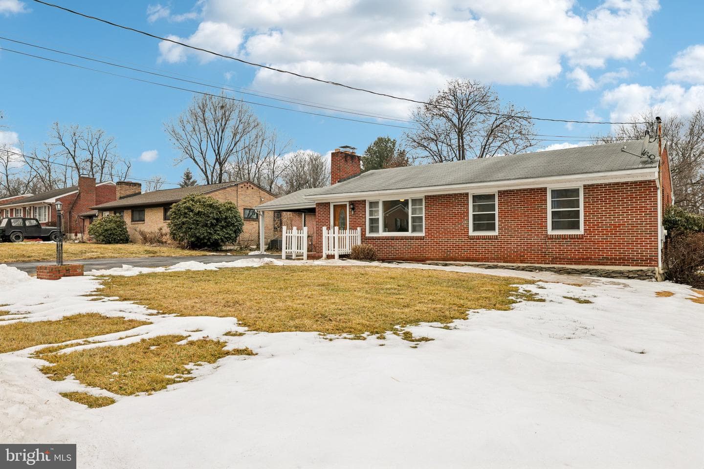217 Woodpoint Avenue photo 2