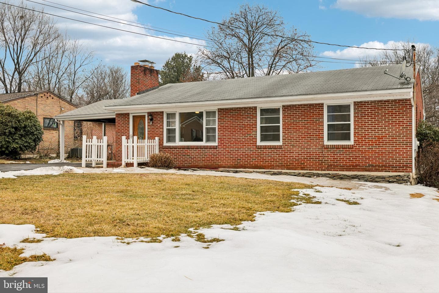217 Woodpoint Avenue photo 3