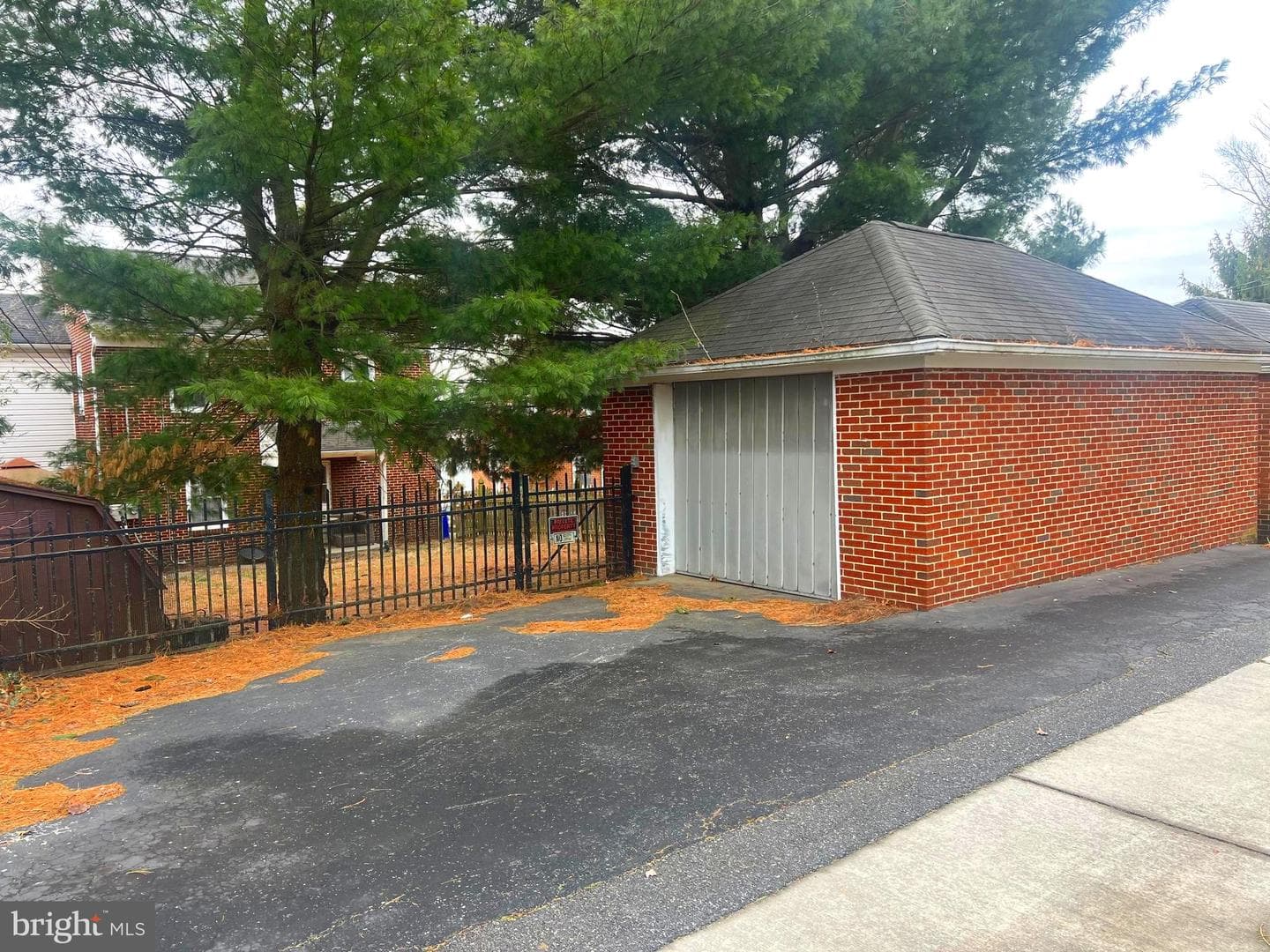 953 View Street photo 9