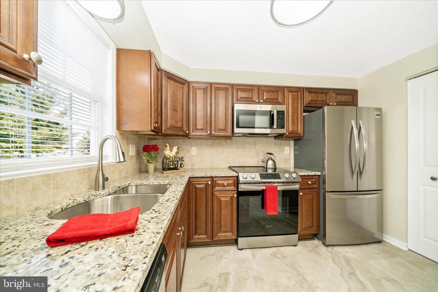111 Tulip Court photo 12
