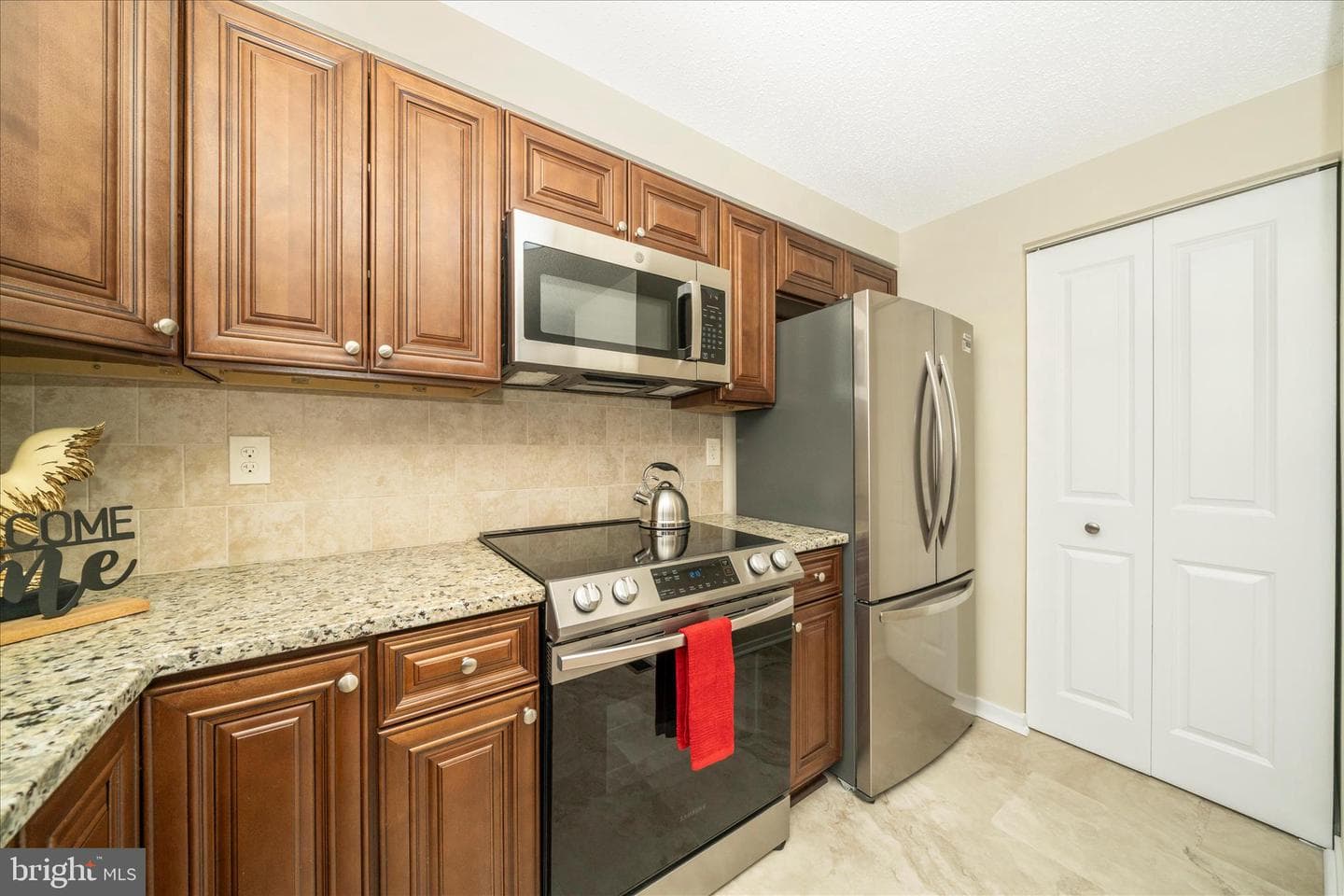 111 Tulip Court photo 15