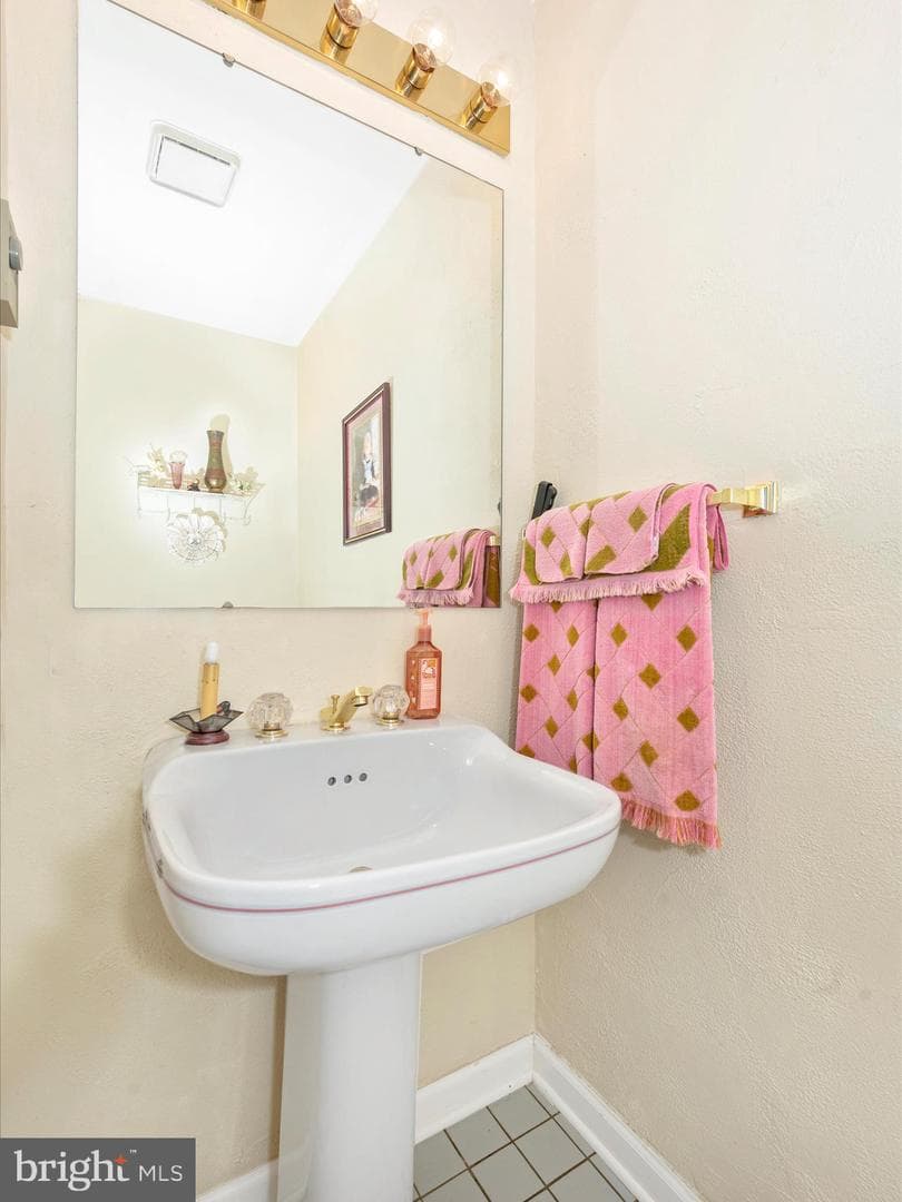 1017 Lindsay Lane photo 15