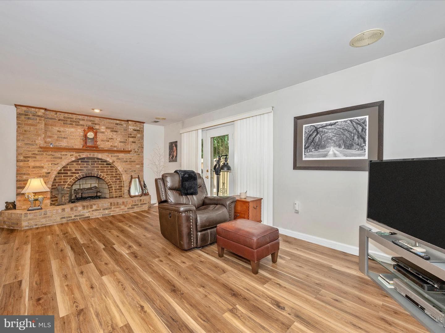 1017 Lindsay Lane photo 9
