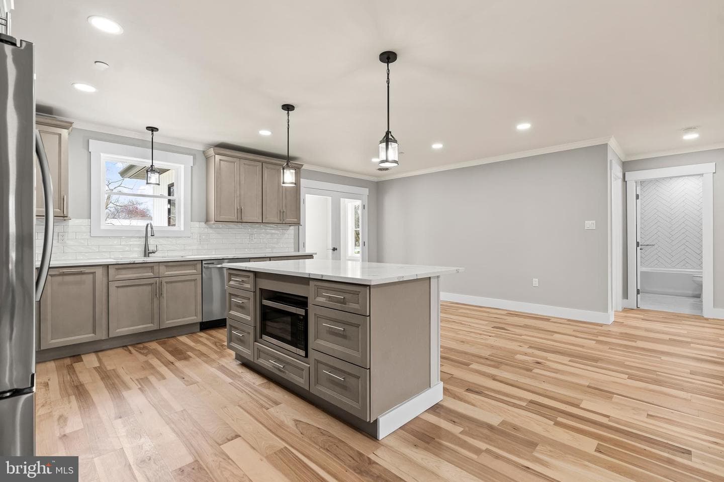 18212 Woodside Drive photo 10