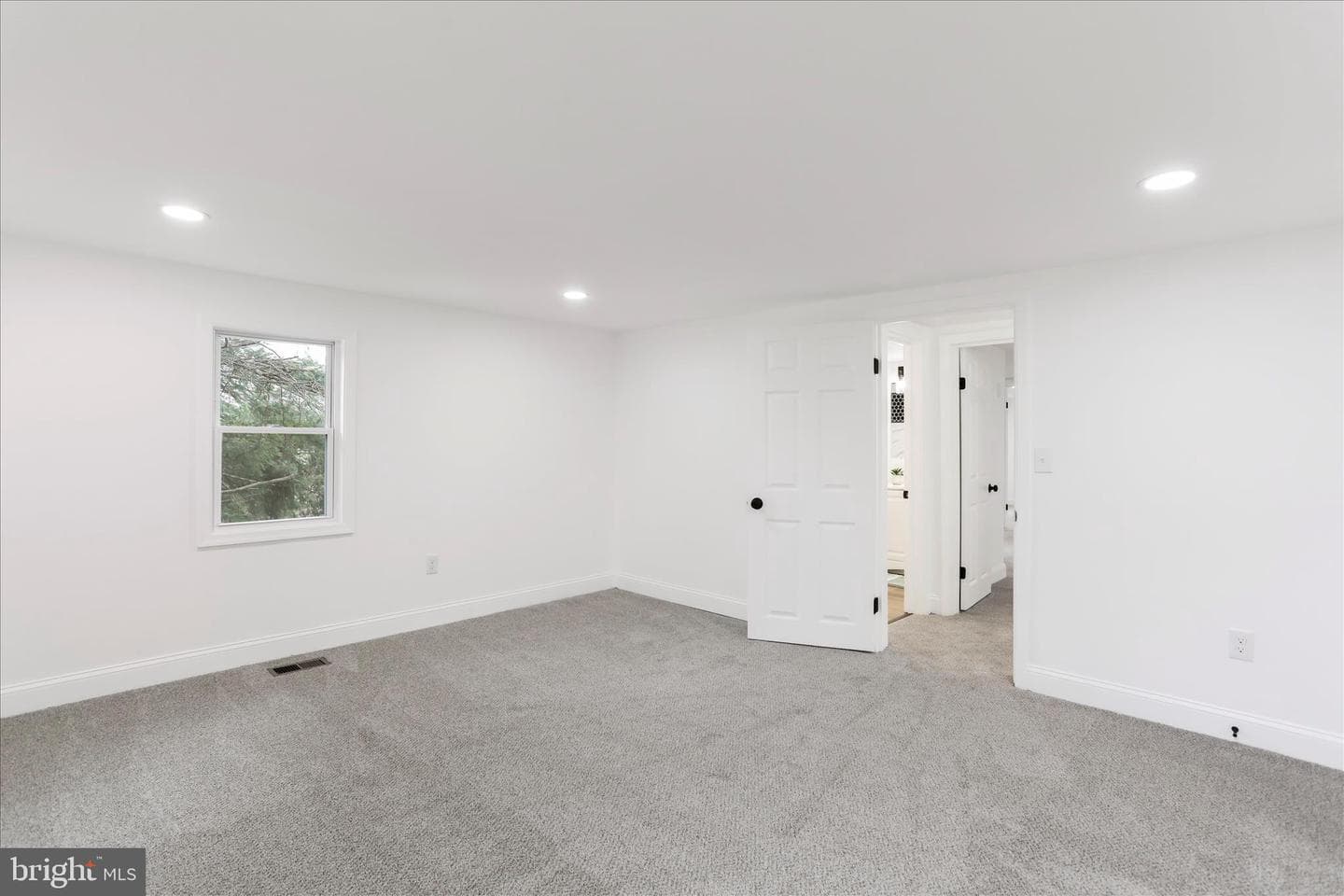 11424 Englewood Road photo 27