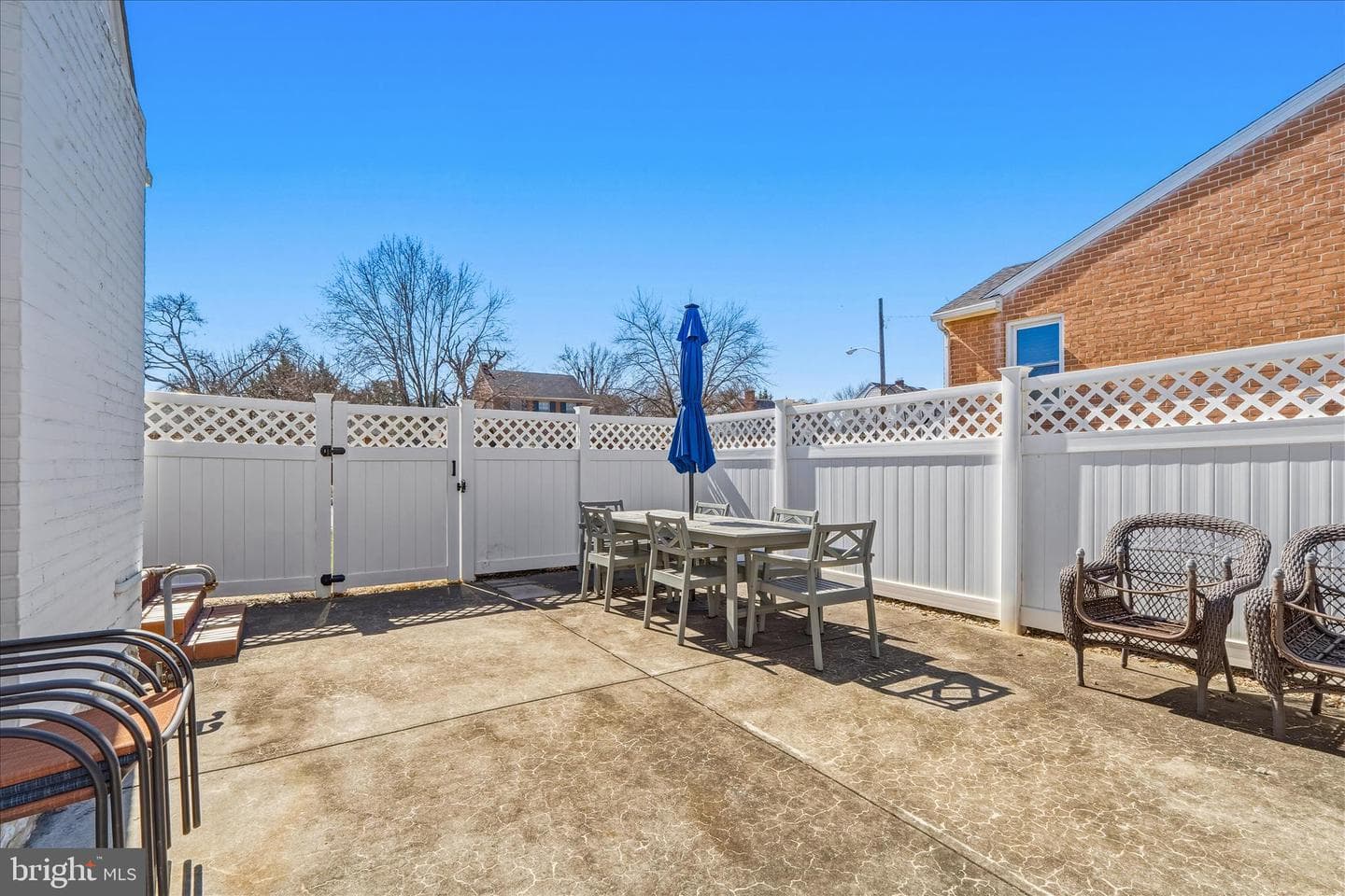 329 E Irvin Avenue photo 35