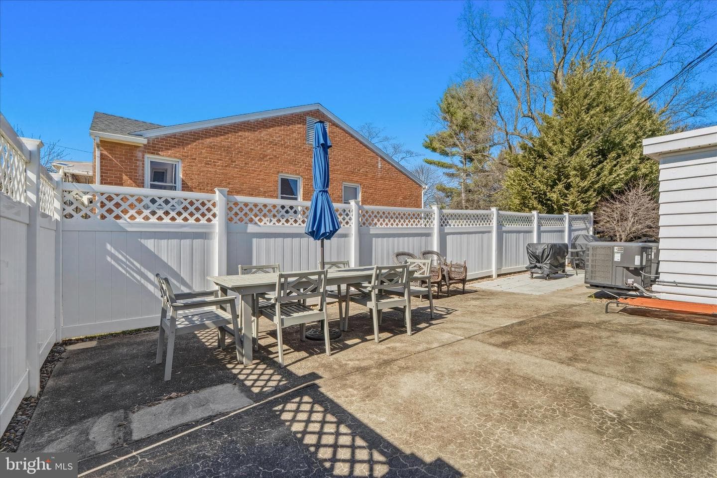 329 E Irvin Avenue photo 36