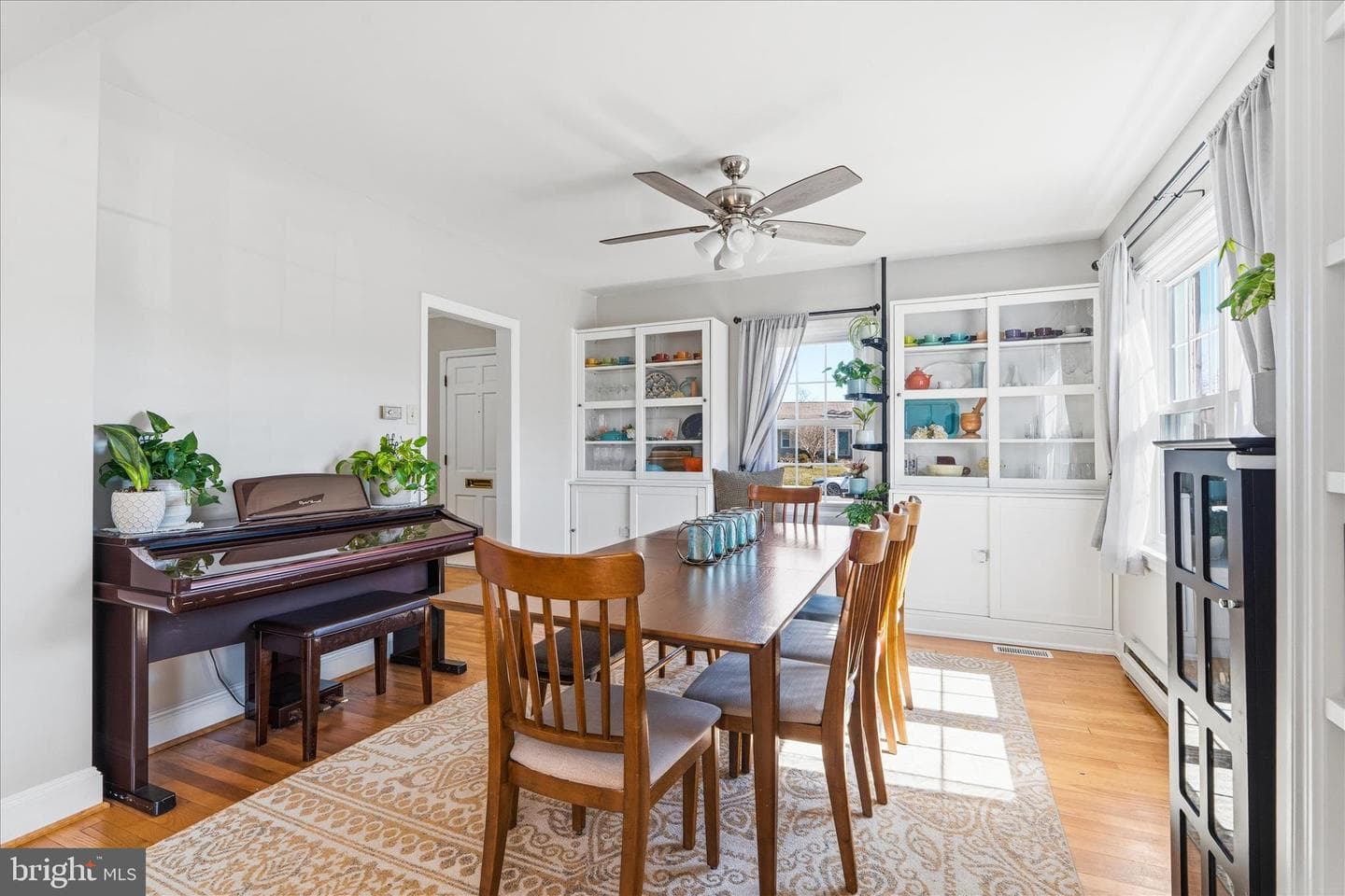 329 E Irvin Avenue photo 4
