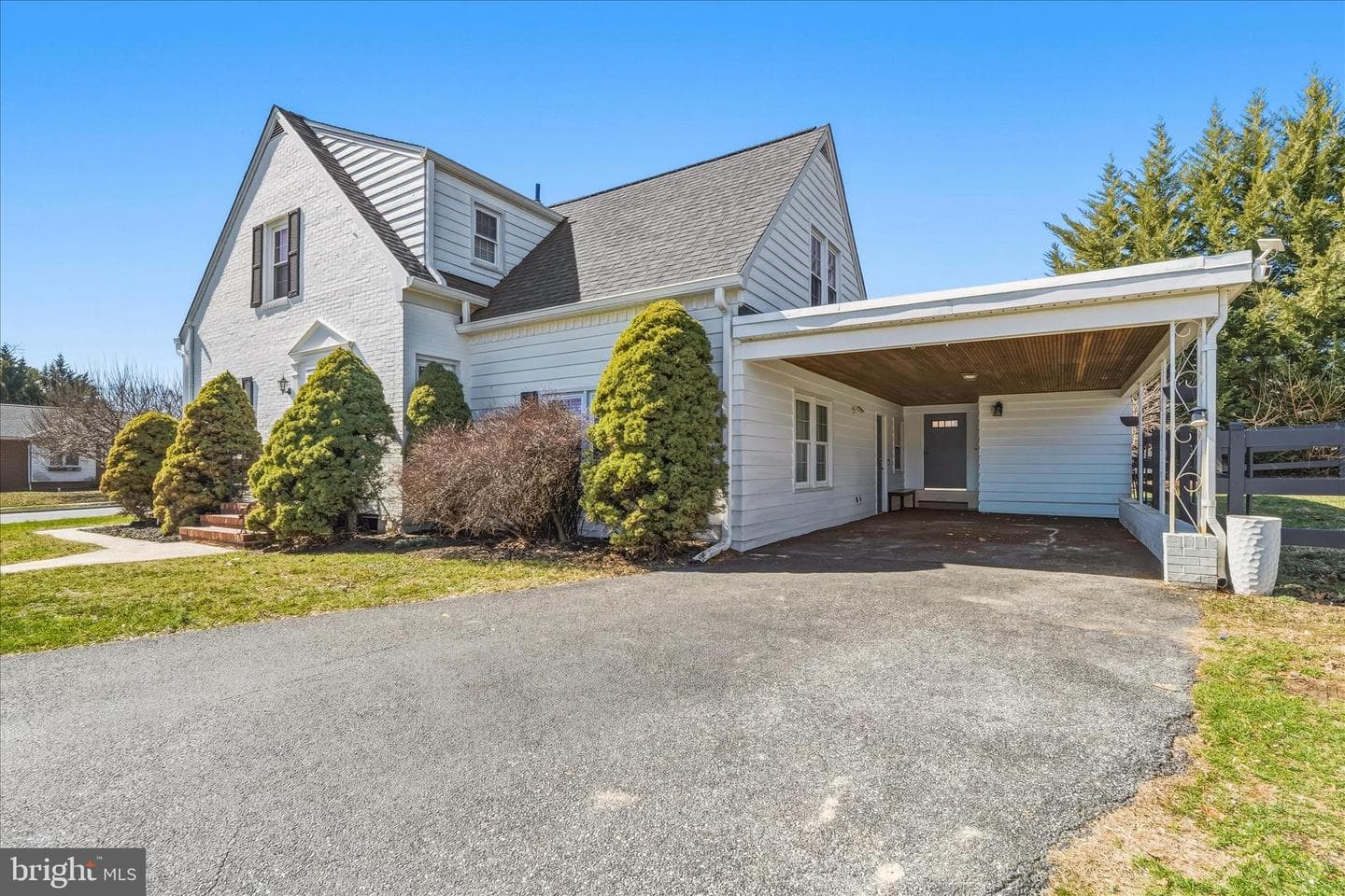 329 E Irvin Avenue photo 45