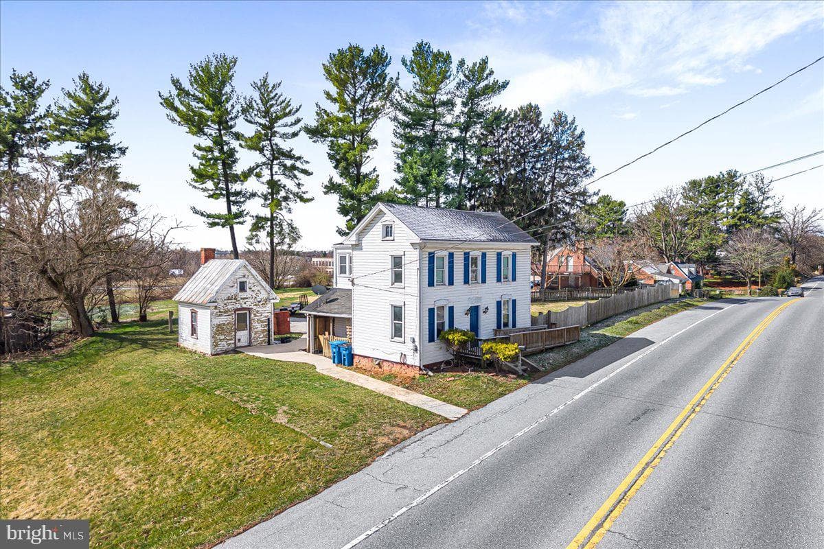1275 Jefferson Boulevard photo 3