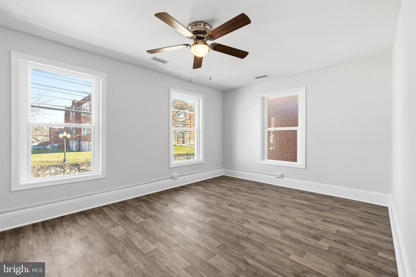 945 W Washington Street photo 19