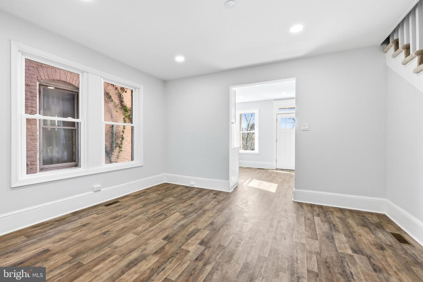 945 W Washington Street photo 3