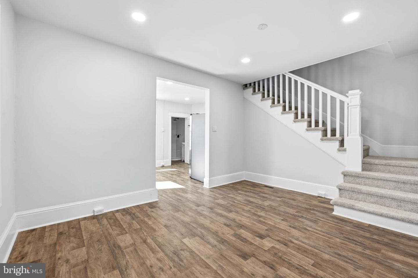 945 W Washington Street photo 4