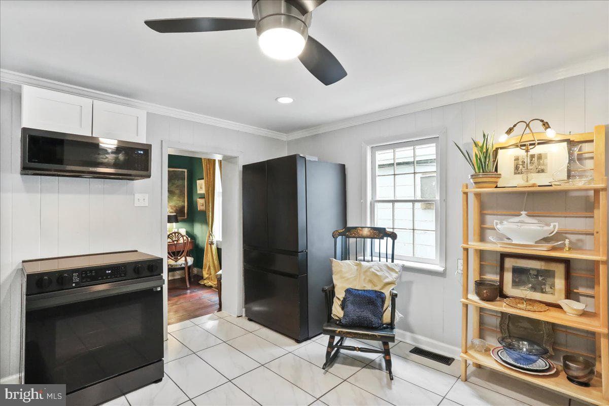 27 E Salisbury Street photo 10