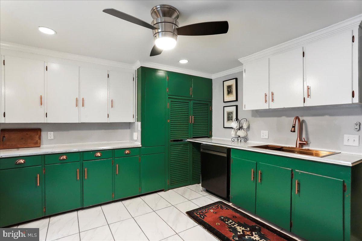 27 E Salisbury Street photo 12